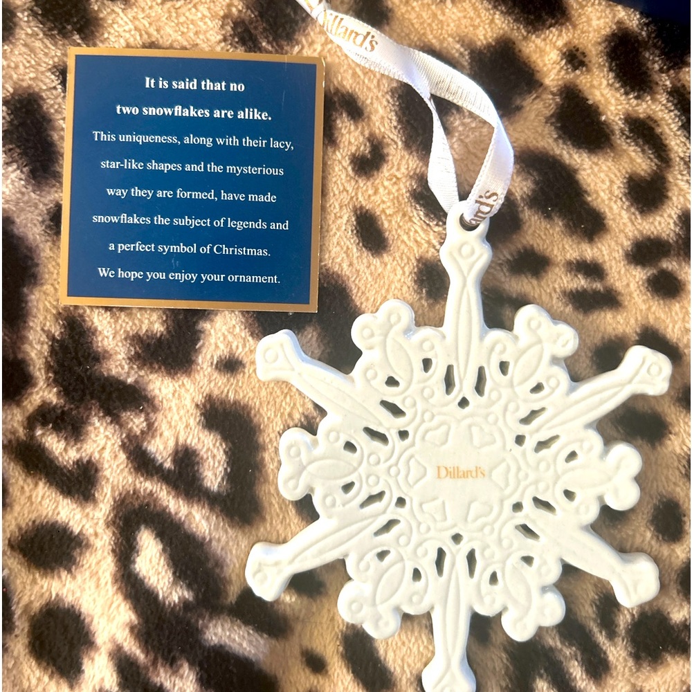 DILLARDS GLAZED PORCELAIN SNOWFLAKE ORNAMENT BOXED
